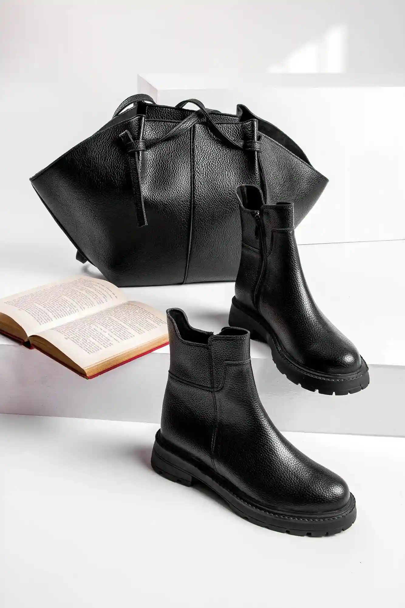 بوت آمیشا و کیف آرسس