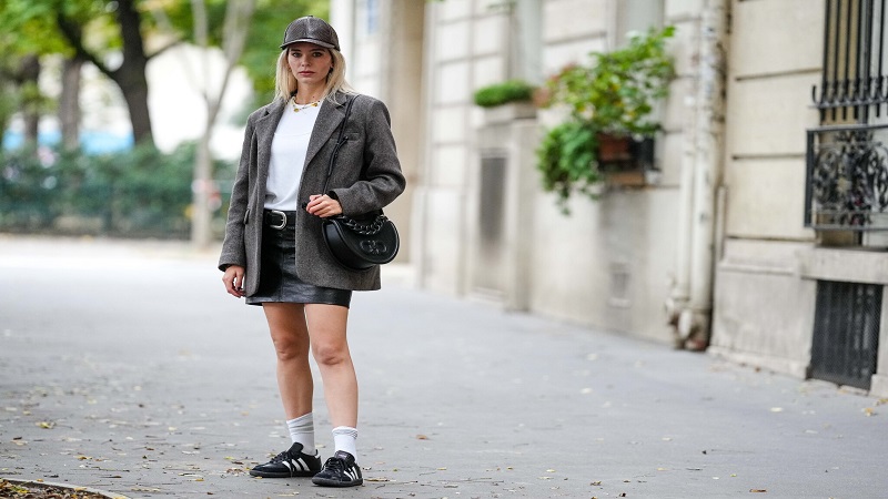 ست کفش اسپرت زنانه با ژاکت و دامن