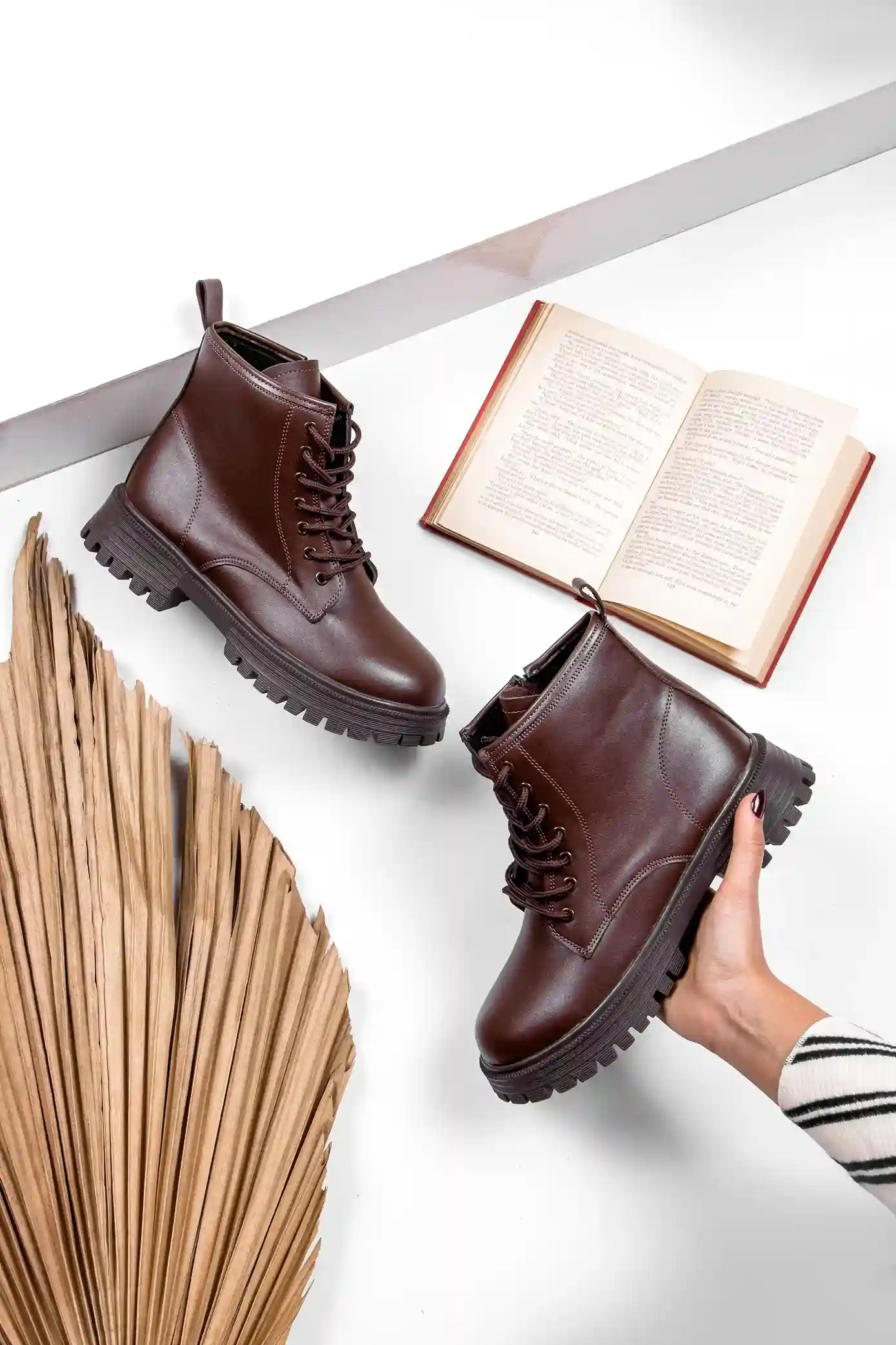 نیم بوت ساحل