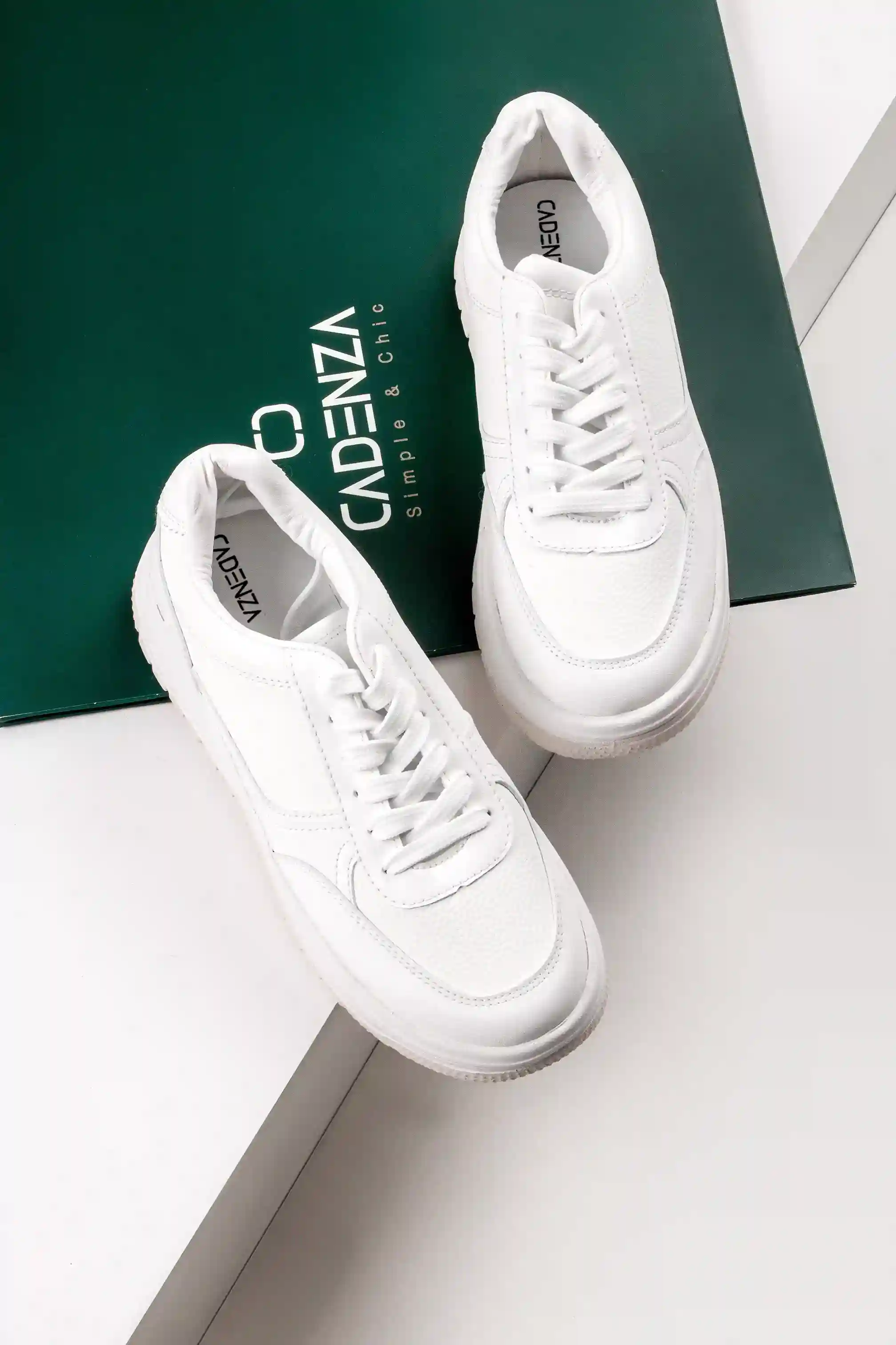 کفش اسپرت دخترانه برای مدرسه مشکی