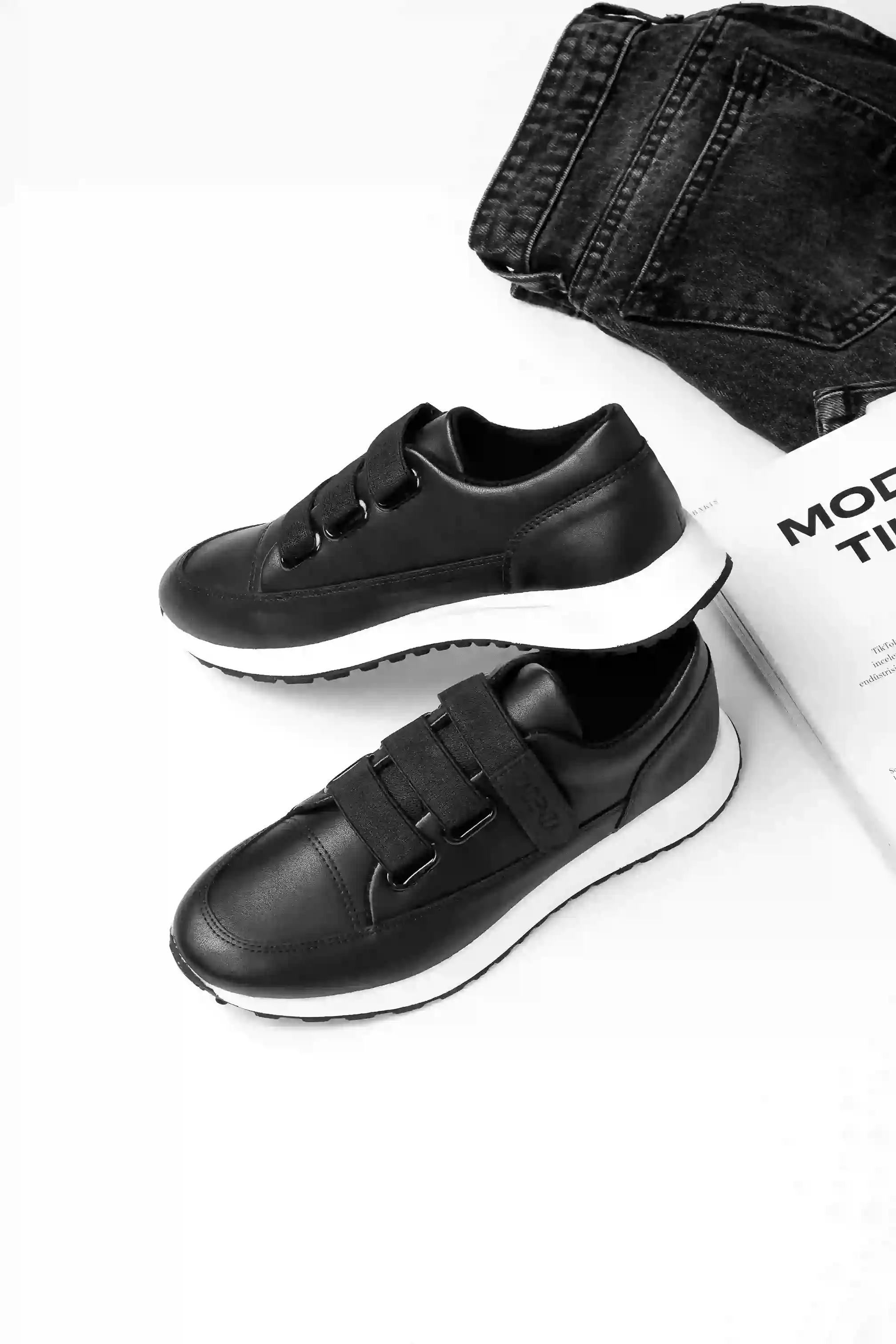 کفش اسپرت دخترانه برای مدرسه مشکی