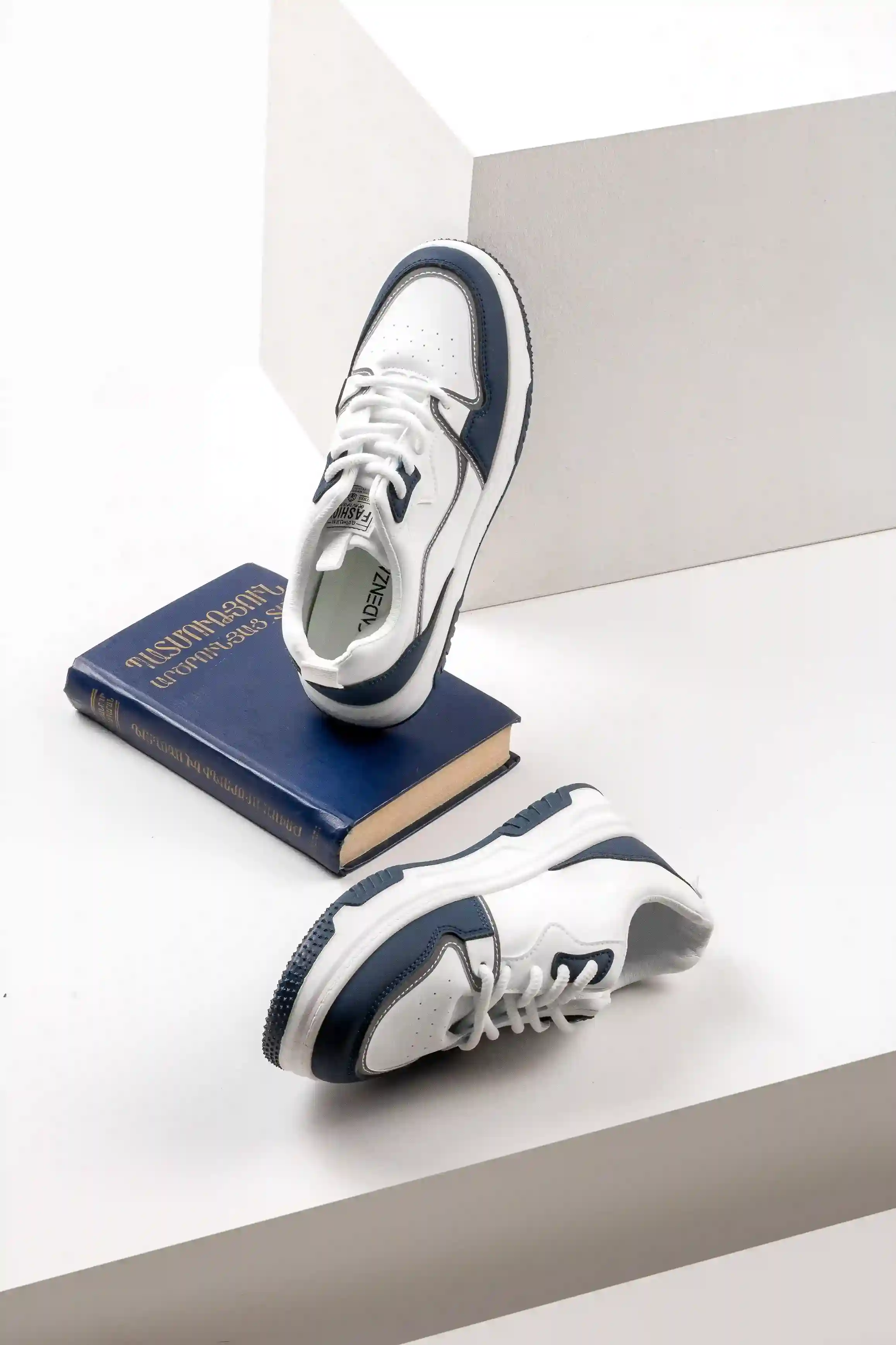 کفش اسپرت دخترانه برای مدرسه مشکی