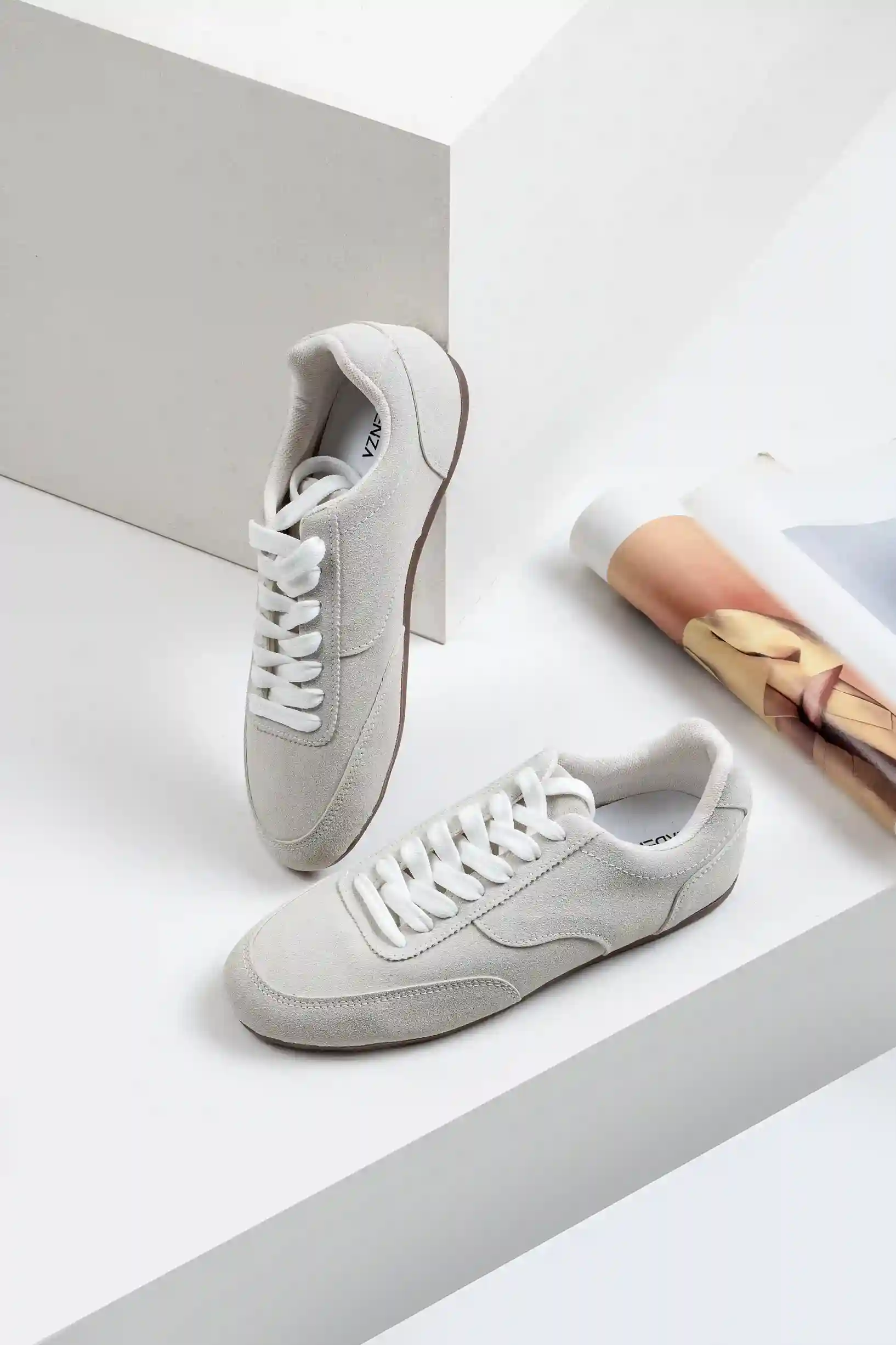 کفش اسپرت دخترانه برای مدرسه مشکی