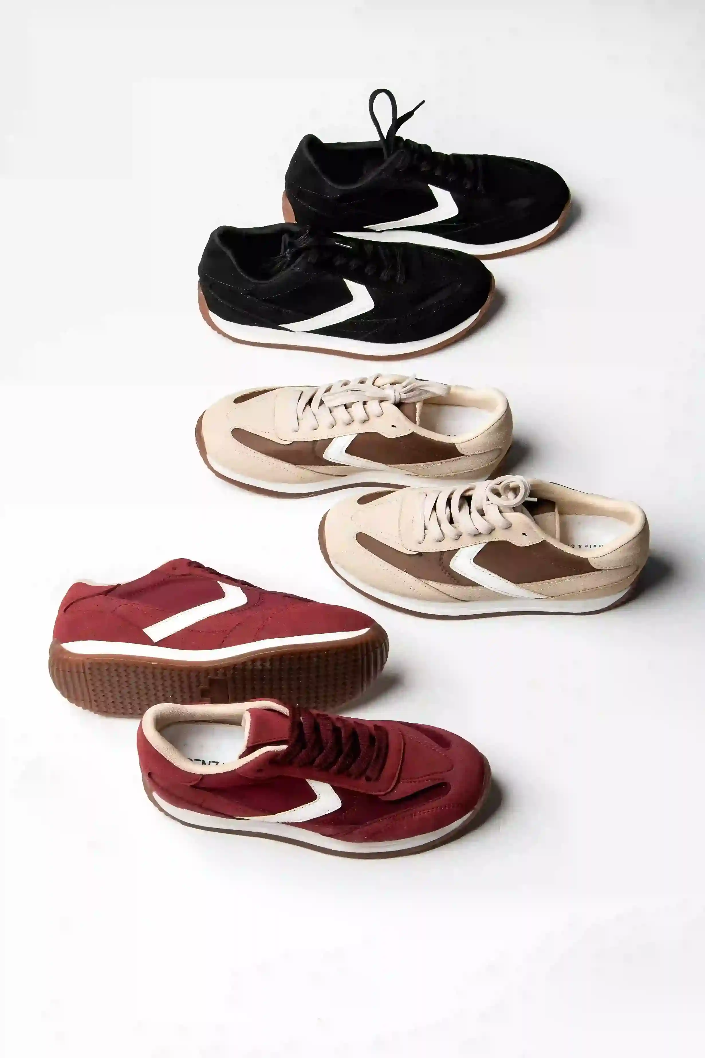 کفش اسپرت دخترانه برای مدرسه مشکی