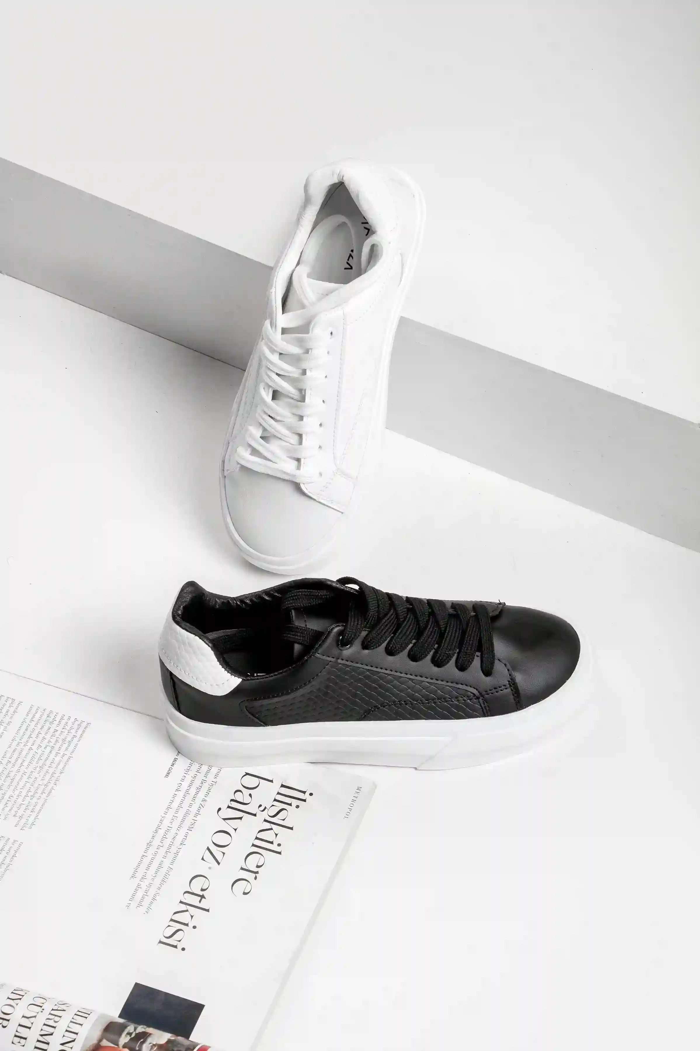 کفش اسپرت دخترانه برای مدرسه مشکی