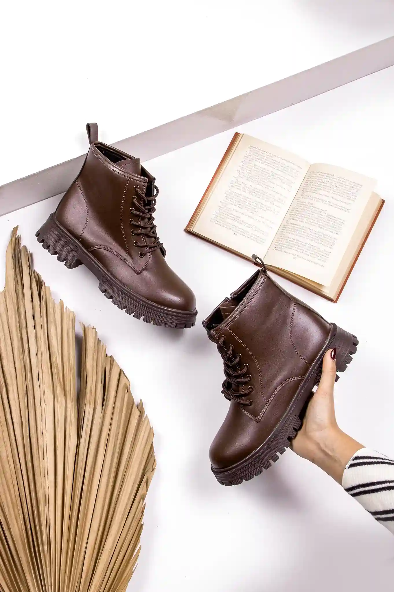 نیم بوت ساحل